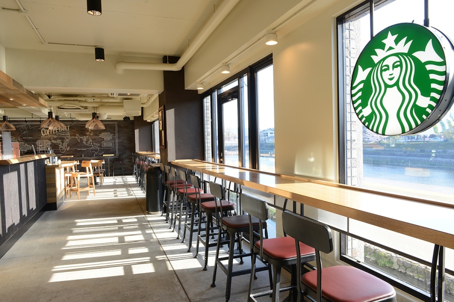 「スターバックス コーヒー 京都三条大橋店」内観
