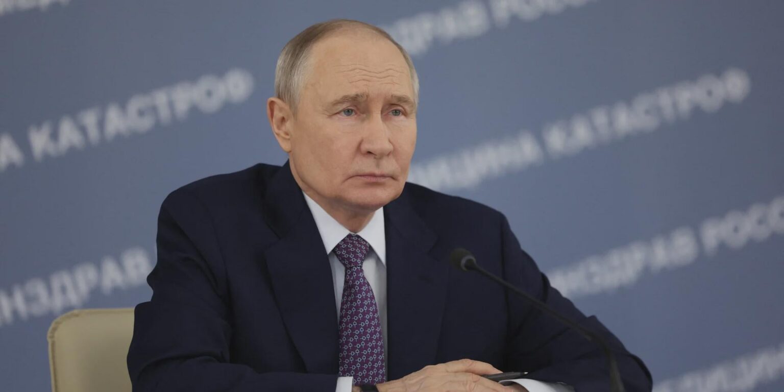 ロシア、プーチン大統領の週間評価を8年ぶりの大幅下落を受け保留