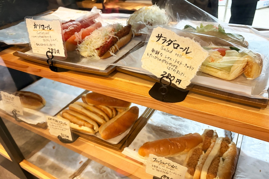 「まるき製パン所」の商品は午前中で売り切れのものも（Lmaga.jp撮影）