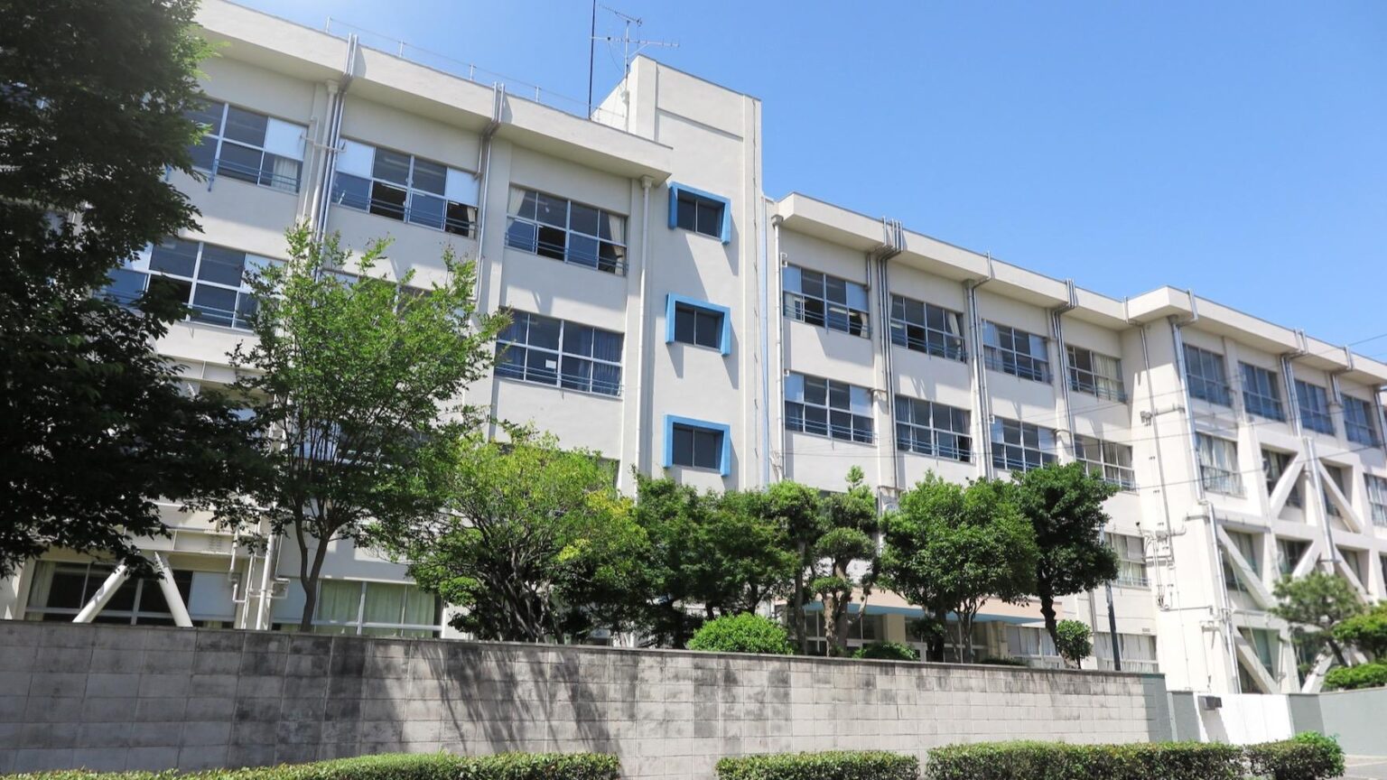 小学校の採用倍率2.0倍 奈良県で始まったカムバック選考は教員不足の現場を本当に救える制度なのか(ナナホシ) – エキスパート – Yahoo!ニュース 小学校の採用倍率2.0倍 奈良県で始まったカムバック選考は教員不足の現場を本当に救える制度なのか(ナナホシ) - エキスパート - Yahoo!ニュース