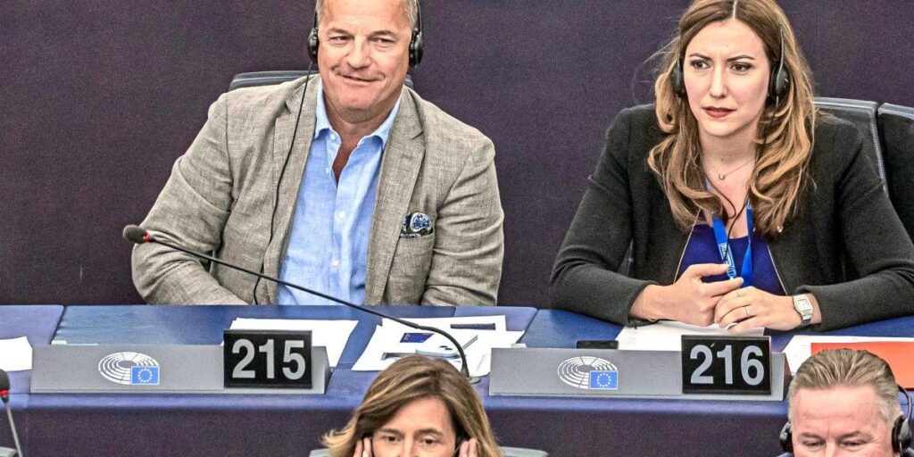 EU議員、FPÖチャットで「忠実なドイツ人」の挨拶と性差別的な写真を送信