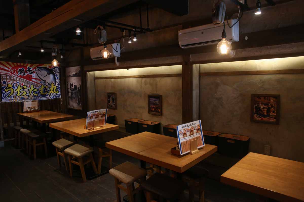 沖縄県産美らマグロと高知県産生本マグロの夢の共演！オーナーの目利きが光る「魚の屯場 うおたむ」の豪華マグロ丼と自分好みのカスタム丼を堪能（那覇市）