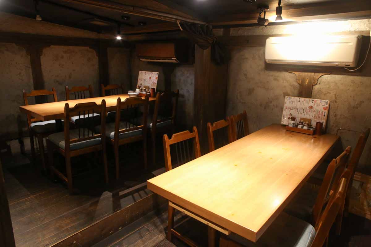 沖縄県産美らマグロと高知県産生本マグロの夢の共演！オーナーの目利きが光る「魚の屯場 うおたむ」の豪華マグロ丼と自分好みのカスタム丼を堪能（那覇市）