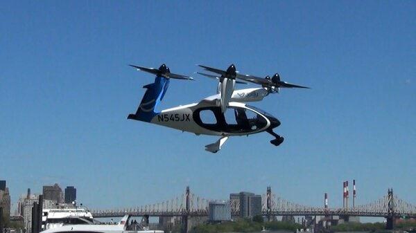 マンハッタンからJFK空港まで「空飛ぶタクシー」初の実証実験 早ければ2026年中にも商業運航へ