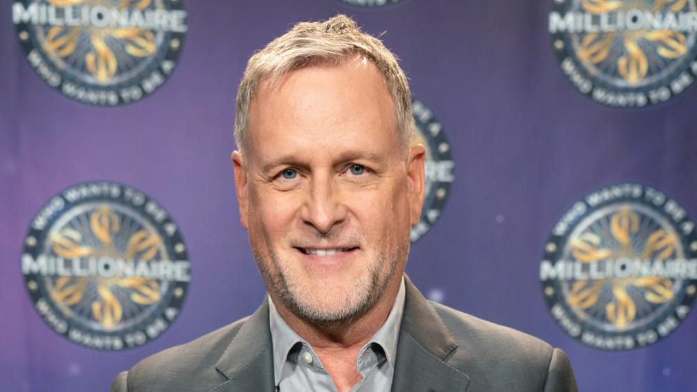 デイブ・クーリエさん、がん治療後45ポンド減量、固形物を何カ月も食べていない：「話す能力に影響が出ている」