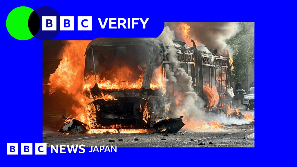 【検証】 北アイルランドで暴力と混乱 ベルファストでの刺傷事件きっかけに – BBCニュース 【検証】 北アイルランドで暴力と混乱 ベルファストでの刺傷事件きっかけに - BBCニュース