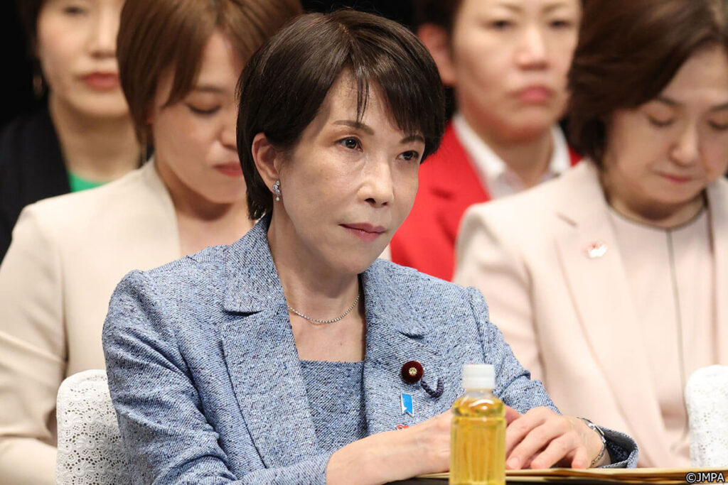 「手や足元がぶるぶると震え、体も大きくふらついた」 高市首相の“体調異変”で周囲が大慌てする事態に 「リウマチ以外の要因」を関係者が明かす – デイリー新潮 「手や足元がぶるぶると震え、体も大きくふらついた」 高市首相の“体調異変”で周囲が大慌てする事態に 「リウマチ以外の要因」を関係者が明かす - デイリー新潮