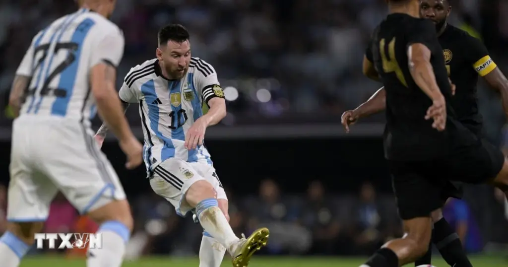 Đương kim vô địch Argentina chốt danh sách 26 cầu thủ dự World Cup 2026 ロナウジーニョとヤマルは、2026年ワールドカップの特別プロモーションキャンペーンに登場する。