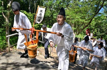 和歌山・白浜、温泉神社で献湯祭 恵みに感謝、時代衣装で源泉奉納 | 全国のニュース | 福井新聞ONLINE 和歌山・白浜、温泉神社で献湯祭 恵みに感謝、時代衣装で源泉奉納 | 全国のニュース | 福井新聞ONLINE
