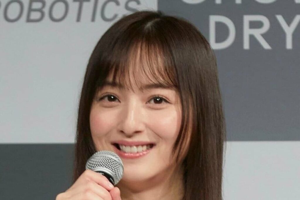 佐々木希 長野に山菜採りへ！「飾らない姿が最高」「美の秘訣だね」と反響。友人家族とツアーに参加 長野県の観光地消費額について紹介 | LIMO