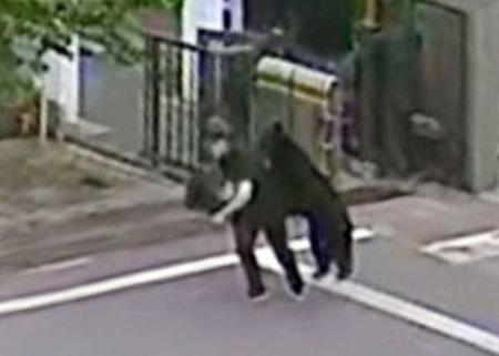福島市内でクマ、4人負傷 会社敷地居座り緊急銃猟へ | 全国のニュース | 福井新聞ONLINE 福島市内でクマ、4人負傷 会社敷地居座り緊急銃猟へ | 全国のニュース | 福井新聞ONLINE