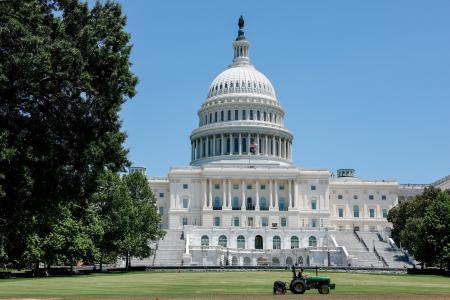 イラン攻撃制限へ決議案を可決 米下院で初、政権に逆風 | 全国のニュース | 福井新聞ONLINE