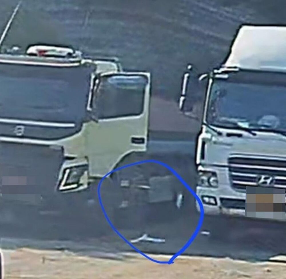 「じっとにらみつけながらゴミを捨てた」…韓国・自宅前の国有地を荒らす大型トラック、恐怖の不法投棄に悩む住民の告発 写真枚 国際ニュース:AFPBB News 「じっとにらみつけながらゴミを捨てた」…韓国・自宅前の国有地を荒らす大型トラック、恐怖の不法投棄に悩む住民の告発 写真枚 国際ニュース:AFPBB News