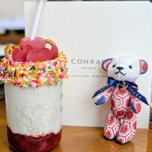 コンラッド大阪で世界のスイーツを味わう「Craft Your FREAK SHAKES」(cocotte)|dメニューニュース(NTTドコモ) コンラッド大阪で世界のスイーツを味わう「Craft Your FREAK SHAKES」