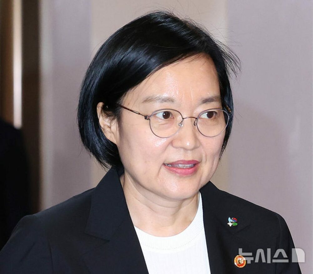 韓国・首相候補の韓成淑氏、指名後初のSNSで抱負「AI大転換に拍車」 写真枚 国際ニュース:AFPBB News 韓国・首相候補の韓成淑氏、指名後初のSNSで抱負「AI大転換に拍車」 写真枚 国際ニュース:AFPBB News