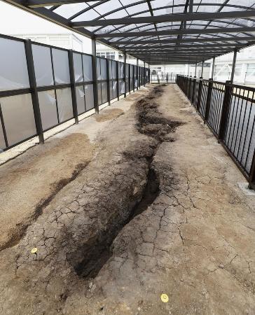 熊本地震、断層7年間ずれ 最大40センチ、インフラ影響も | 全国のニュース | 福井新聞ONLINE 熊本地震、断層7年間ずれ 最大40センチ、インフラ影響も | 全国のニュース | 福井新聞ONLINE
