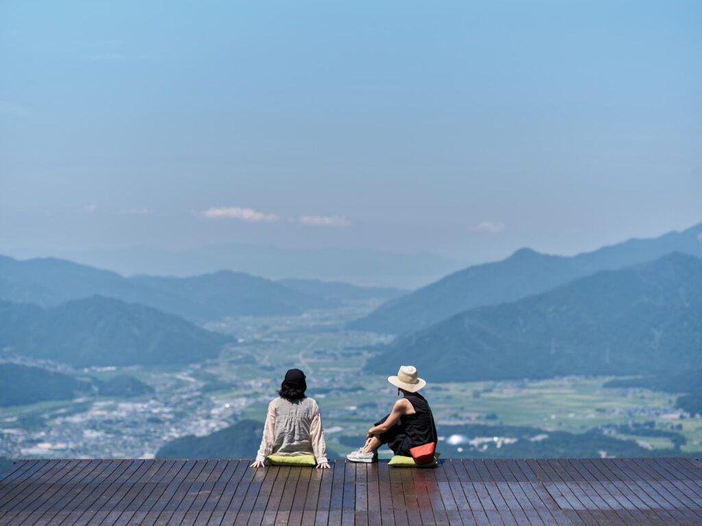 福井の絶景を独り占め「JAMテラス」限定オープン 標高1,000mの景色とグルメを味わう至福の夏山時間を – 女子旅プレス 福井の絶景を独り占め「JAMテラス」限定オープン 標高1,000mの景色とグルメを味わう至福の夏山時間を - 女子旅プレス
