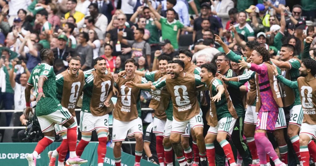 メキシコ快勝 W杯開幕 メキシコ快勝 W杯開幕
