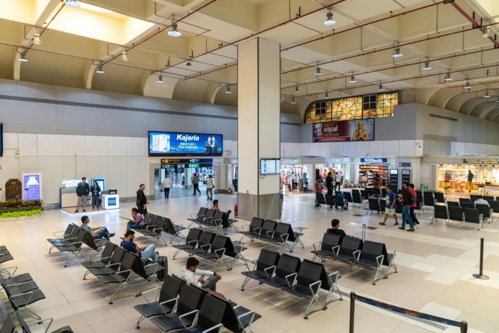 【予想外】インドの空港で目撃した“自由な犬”がSNSで反響「幸せでいてほしいよ」 【まさか】インドの空港で目撃した“自由すぎる犬”に1万いいね「幸せでいてほしいよ」の声 | LIMO | くらしとお金の経済メディア 【予想外】インドの空港で目撃した“自由な犬”がSNSで反響「幸せでいてほしいよ」 【まさか】インドの空港で目撃した“自由すぎる犬”に1万いいね「幸せでいてほしいよ」の声 | LIMO | くらしとお金の経済メディア