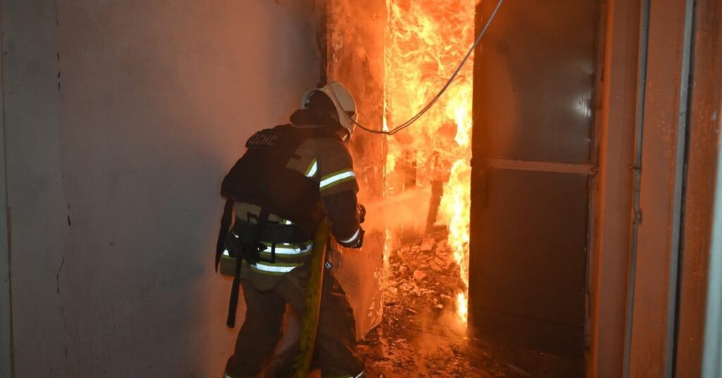 世界ニュース 6月15日:キエフで複数の爆発が報告される。トランプ大統領はウクライナでの停戦実現を支援したい意向。 Vietnam.vn - Nền tảng quảng bá Việt Nam