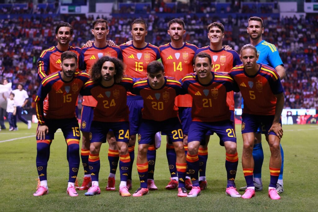 欧州王者スペイン代表、W杯初戦カーボベルデ戦のスタメン発表! ペドリやロドリら盤石の布陣で好発進へ – サッカーキング 欧州王者スペイン代表、W杯初戦カーボベルデ戦のスタメン発表! ペドリやロドリら盤石の布陣で好発進へ - サッカーキング