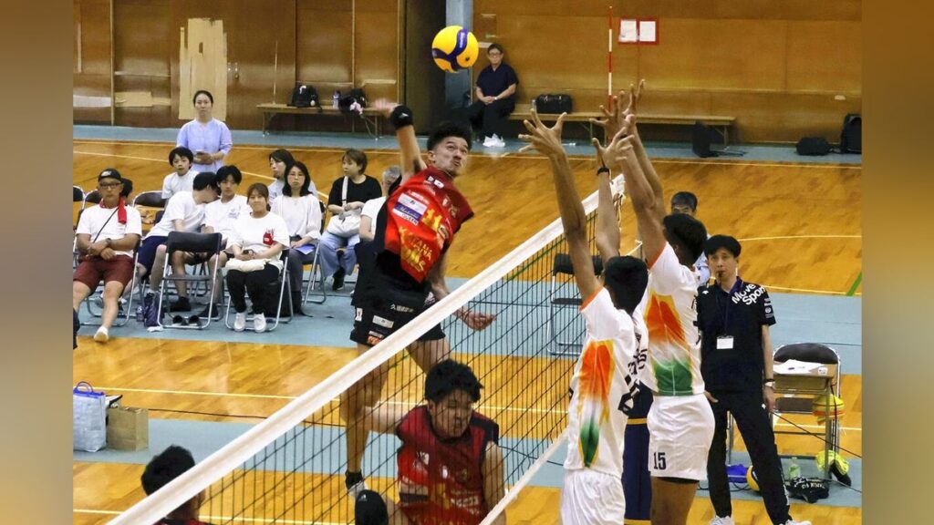 京都府 舞鶴市 東舞鶴高 男子プロ カタナブルズ vs U20 インド 代表 とバレー国際試合!異色の『国際教育』…段違いの迫力で興奮 : 読売新聞 京都府 舞鶴市 東舞鶴高 男子プロ カタナブルズ vs U20 インド 代表 とバレー国際試合!異色の『国際教育』…段違いの迫力で興奮 : 読売新聞
