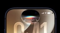 iOS 27のSiriインターフェースには、iPhone 18 Pro Max向けの小型版ダイナミックアイランドデザインが採用されていることが明らかになった。