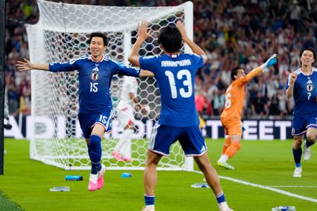 日本、チュニジアに4―0で完勝 上田2得点、決勝Tへ大きく前進 | 全国のニュース | 福井新聞ONLINE 日本、チュニジアに4―0で完勝 上田2得点、決勝Tへ大きく前進 | 全国のニュース | 福井新聞ONLINE