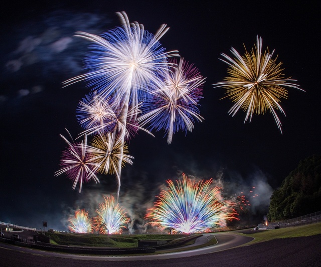 2026 岡山国際サーキット花火大会 produced by 磯谷煙火店(EventBank プレス)|dメニューニュース(NTTドコモ) 2026 岡山国際サーキット花火大会 produced by 磯谷煙火店