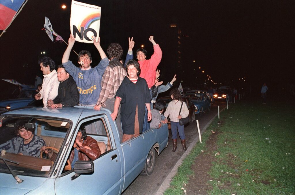 独裁政権を終わらせた1988年チリ国民投票　当事者が語る民主化への道 - SWI swissinfo.ch