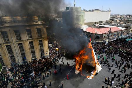イランでシーア派最大行事 歴史的苦難、体打ち追体験 | 全国のニュース | 福井新聞ONLINE