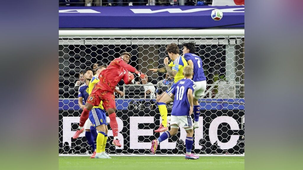 サッカー ワールドカップ 鈴木彩艶の身長伸ばすため「休養」増やしたコーチ、反対意見に「平等ではトッププレーヤーは生まれない」 : 読売新聞