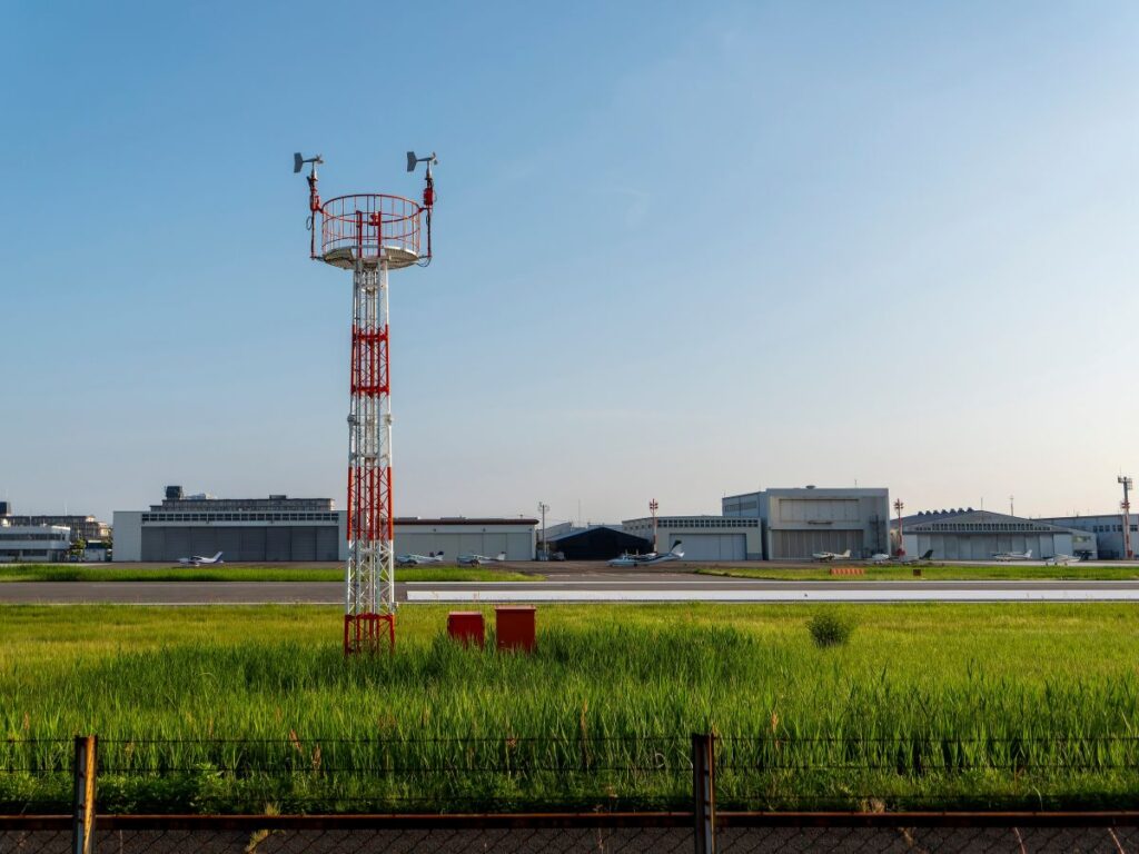 「大阪府・八尾市」の駅前に設置されたモニュメント　シュールな光景に「声出してワロタ」 | LIMO | くらしとお金の経済メディア