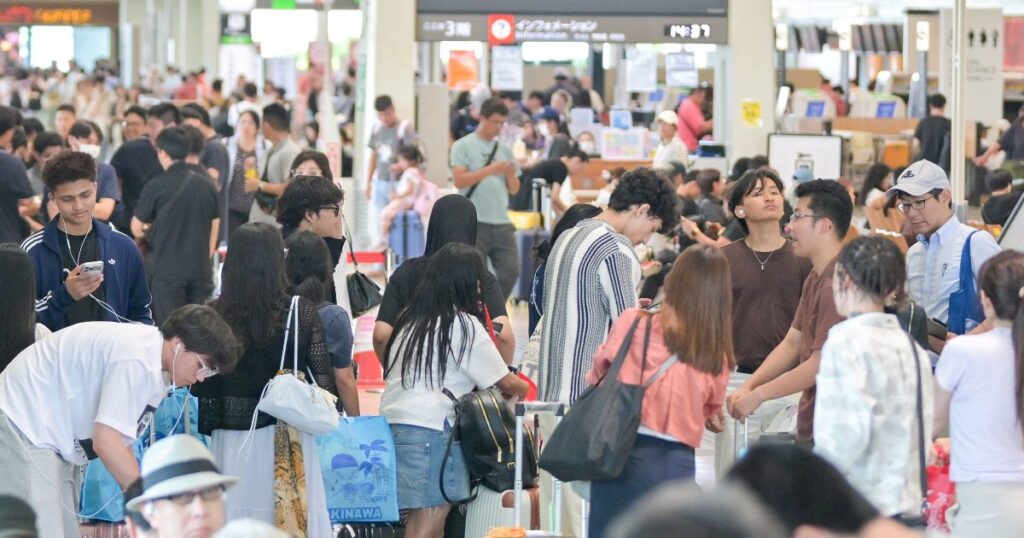 台風通過　交通乱れ　７号、けが人なし　沖縄