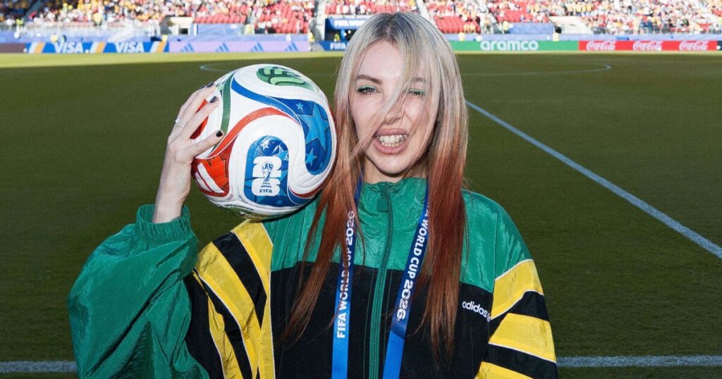 iFLYER: Alison Wonderland (アリソン・ワンダーランド) 、2026 FIFAワールドカップのオーストラリア戦にて "マッチボールをピッチへ運ぶ役" に抜擢