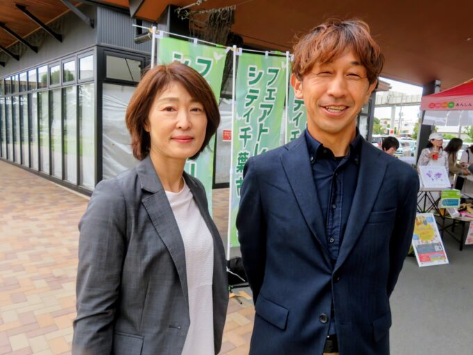 千葉市自治推進部 齋木久美子部長(左)と国際交流課 寺井隆課長