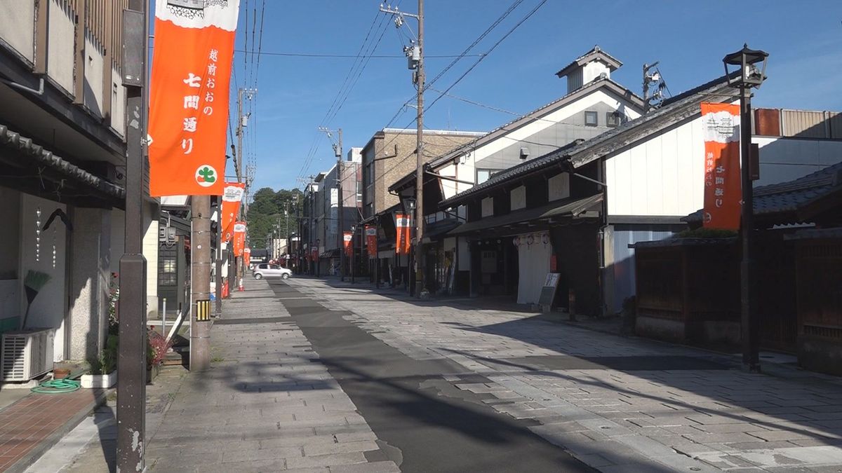 大野の朝の風物詩「七間朝市」場所を城下町東広場に移して営業開始　七間通りの改修に伴い　10月下旬ごろまで