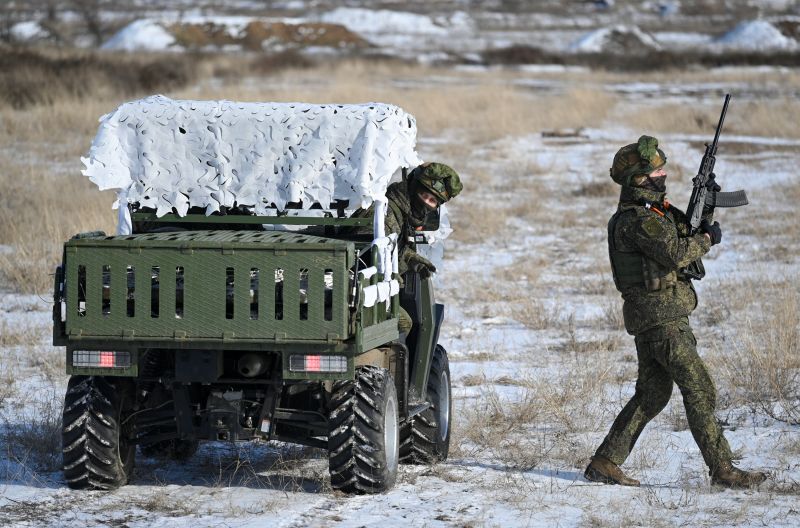 集中軍事訓練に参加するロシア兵=1月19日、ロストフ州/Sergey Pivovarov/Reuters