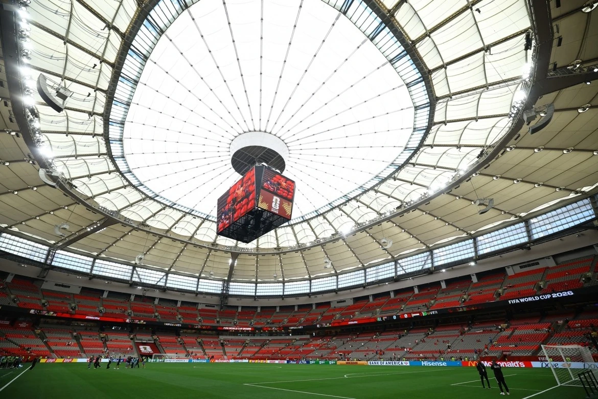 試合開始前のBCプレイス・バンクーバー・スタジアム。 Sân BC Place Vancouver trước giờ bóng lăn.