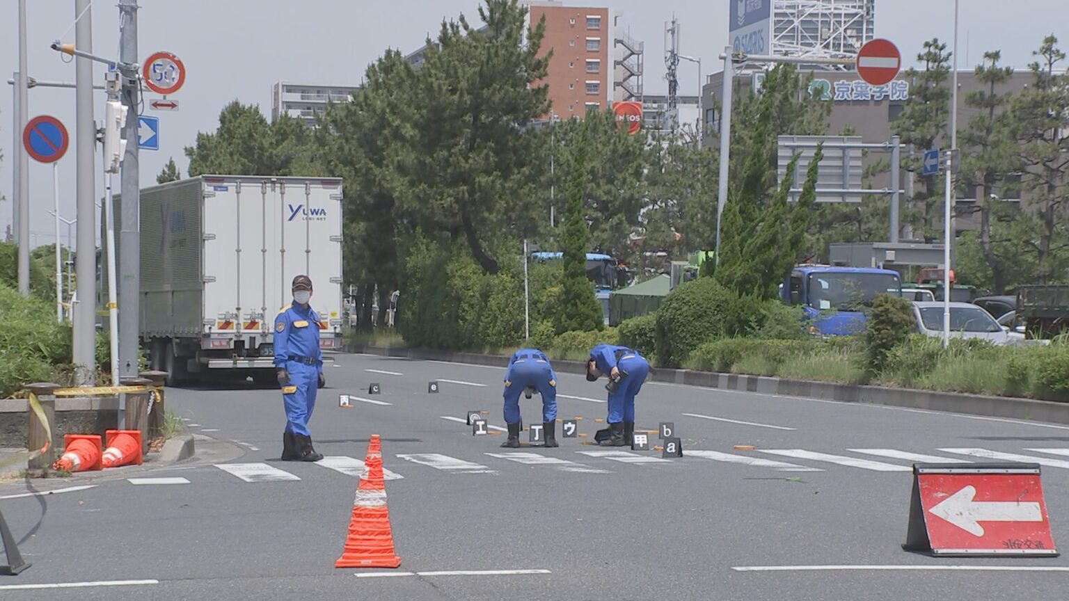 千葉・浦安市の交差点で大型トラックと自転車が衝突 自転車に乗っていた32歳の女性が死亡 千葉県警(TBS NEWS DIG Powered by JNN) 千葉・浦安市の交差点で大型トラックと自転車が衝突 自転車に乗っていた32歳の女性が死亡 千葉県警(TBS NEWS DIG Powered by JNN)