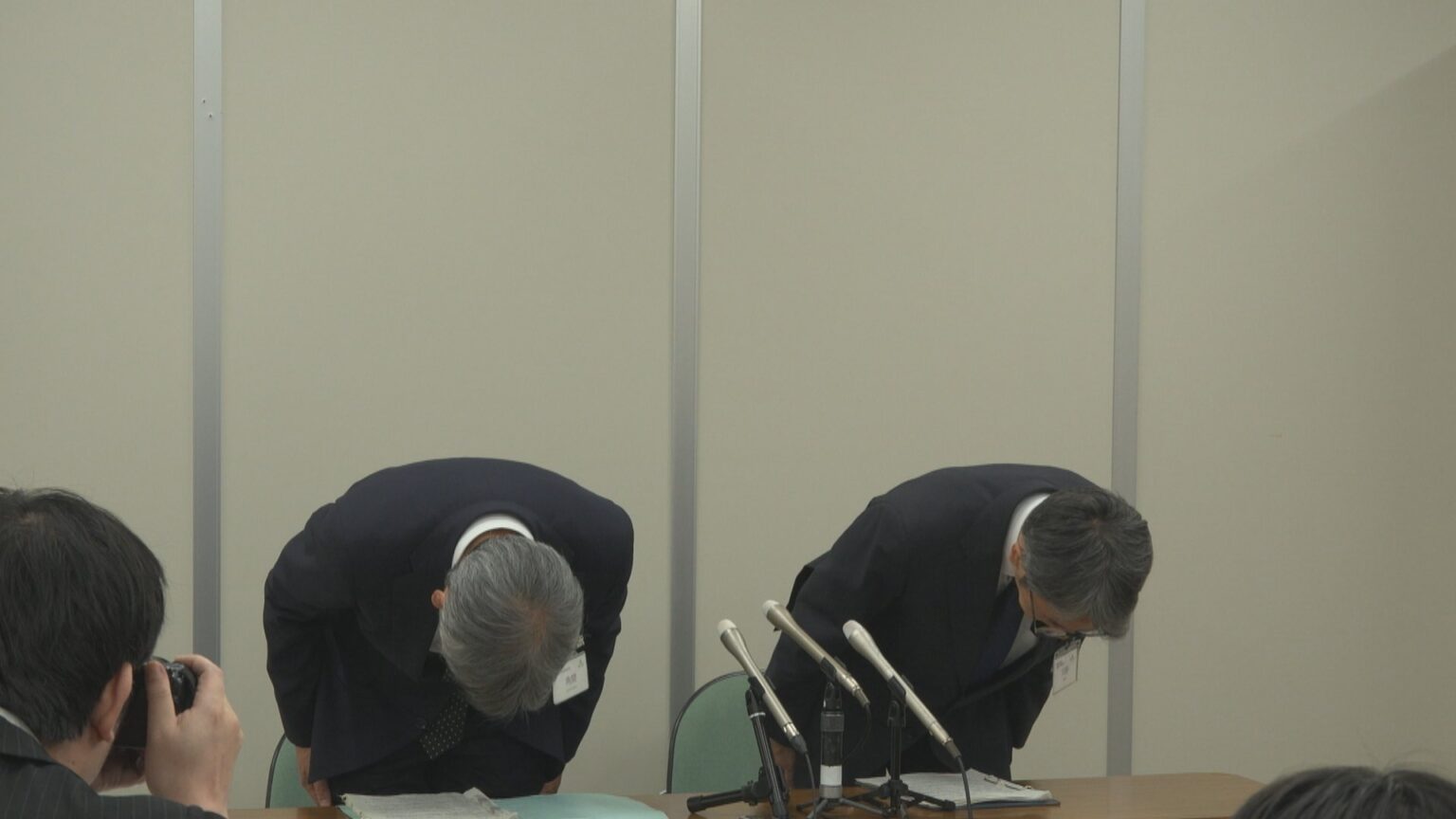 砺波工業高校で生徒9人の個人情報書類を紛失 誤って廃棄か「給付金届かない」保護者の指摘で発覚、県教委が謝罪 富山(チューリップテレビ) – Yahoo!ニュース 砺波工業高校で生徒9人の個人情報書類を紛失 誤って廃棄か「給付金届かない」保護者の指摘で発覚、県教委が謝罪 富山(チューリップテレビ) - Yahoo!ニュース