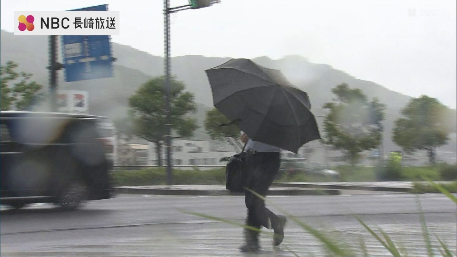 台風6号 2日の昼過ぎから夜のはじめ頃にかけて 長崎県内に最接近 長崎南部・五島に「暴風警報」【2日11時現在】(NBC長崎放送) – Yahoo!ニュース 台風6号 2日の昼過ぎから夜のはじめ頃にかけて 長崎県内に最接近 長崎南部・五島に「暴風警報」【2日11時現在】(NBC長崎放送) - Yahoo!ニュース