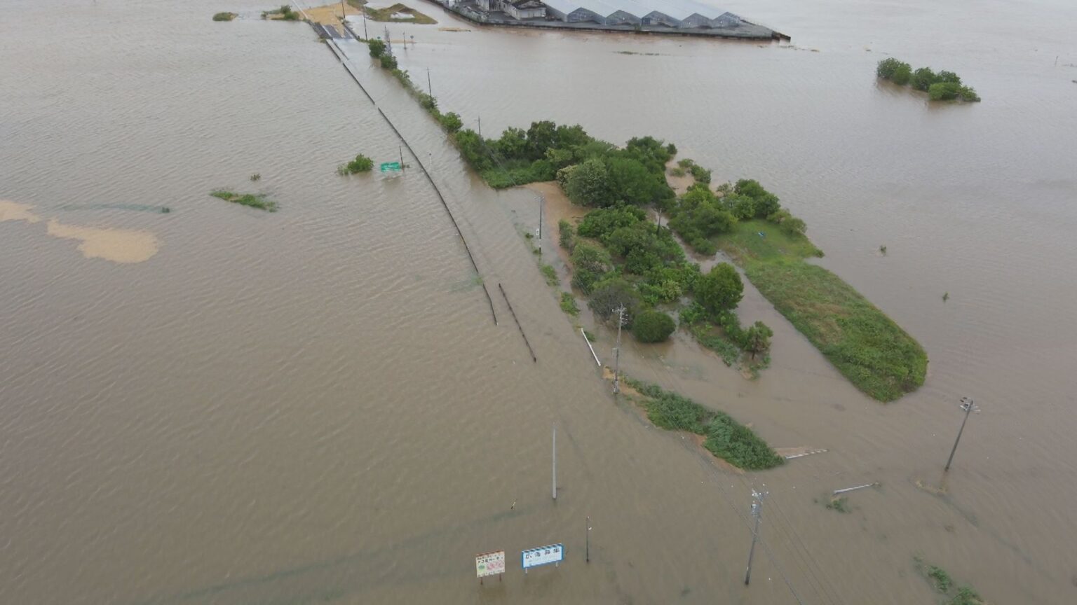 店の前まで水が…「怖かった」 台風6号の影響で冠水した道路も 三重県を中心に被害 川の増水に引き続き注意を(CBCテレビ) – Yahoo!ニュース 店の前まで水が…「怖かった」 台風6号の影響で冠水した道路も 三重県を中心に被害 川の増水に引き続き注意を(CBCテレビ) - Yahoo!ニュース