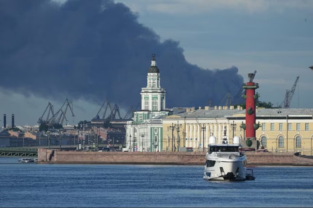 ウクライナ、ロシアのサンクトペテルブルクなど攻撃 プーチン氏肝いりの経済フォーラム開催中に（CNN.co.jp） - Yahoo!ニュース