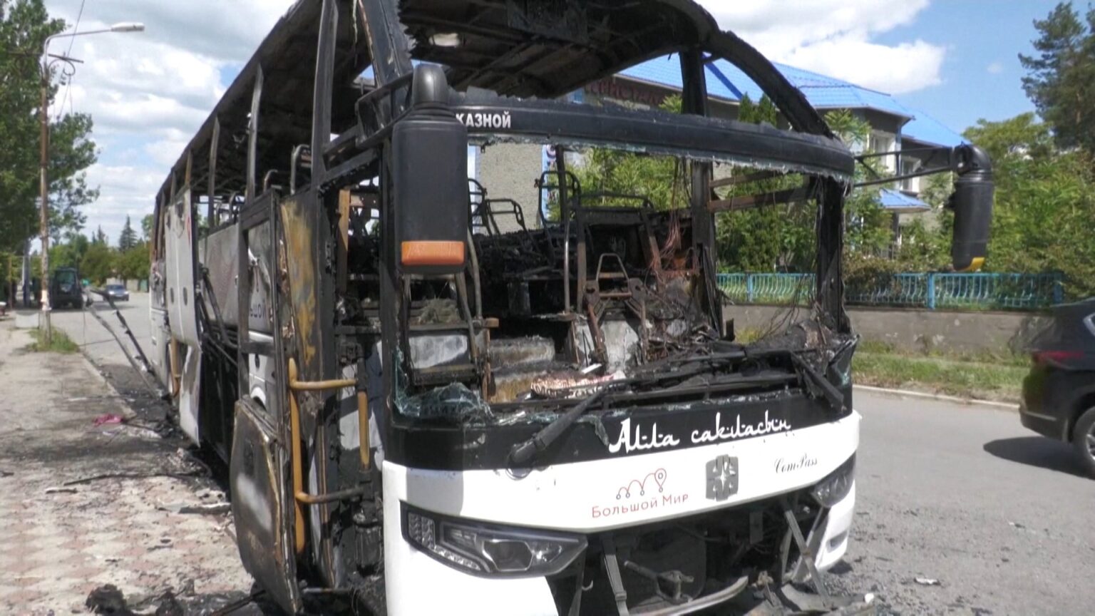 ドネツク州で路線バスにドローン攻撃 8人死亡 親ロシア派トップがウクライナを非難(FNNプライムオンライン(フジテレビ系)) – Yahoo!ニュース ドネツク州で路線バスにドローン攻撃 8人死亡 親ロシア派トップがウクライナを非難(FNNプライムオンライン(フジテレビ系)) - Yahoo!ニュース