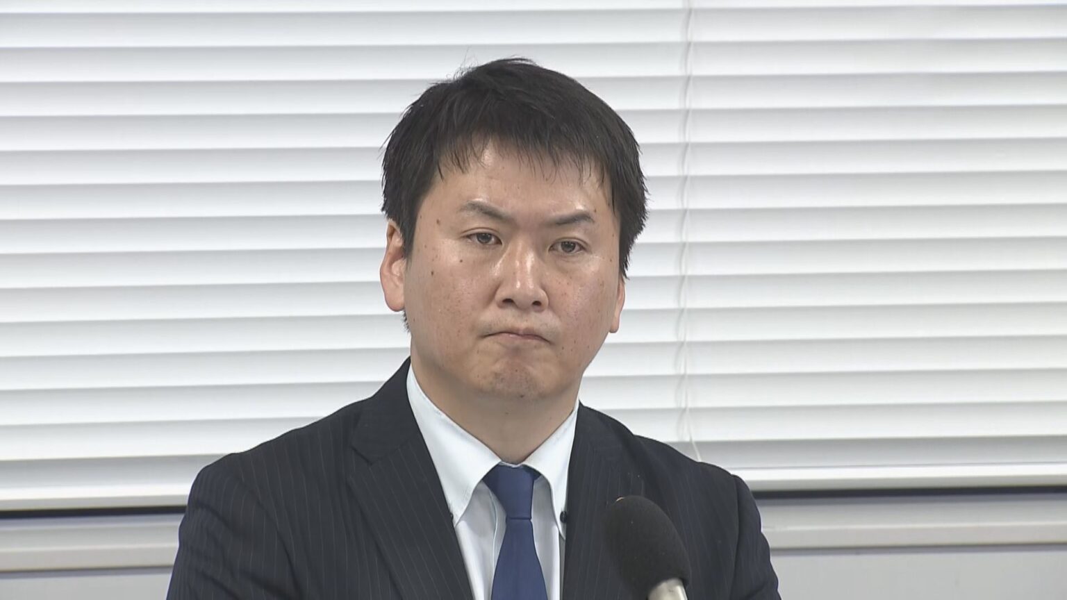 週刊誌の“不倫報道”否定 「不貞事実は一切ない」 公開されたSNSのメッセージ履歴は定期的に削除し確認できず 三重・伊賀市の稲森稔尚市長(42)(CBCテレビ) – Yahoo!ニュース 週刊誌の“不倫報道”否定 「不貞事実は一切ない」 公開されたSNSのメッセージ履歴は定期的に削除し確認できず 三重・伊賀市の稲森稔尚市長(42)(CBCテレビ) - Yahoo!ニュース