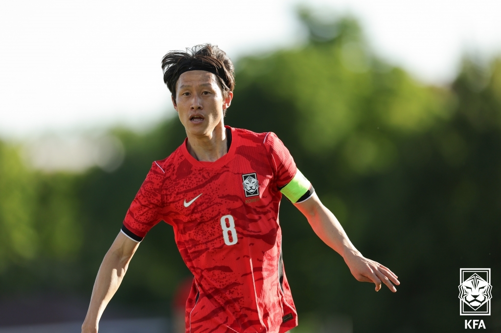 4日のエルサルバドル戦で背番号8番をつけてプレーした李ジェソン。/写真=大韓サッカー協会提供