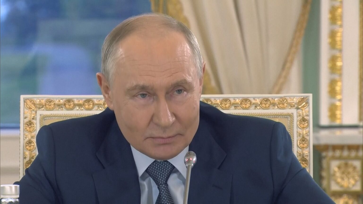 プーチン大統領 ゼレンスキー大統領からの公開書簡報告受ける ぺスコフ報道官が現地メディアに「クレムリンは和平交渉の停滞が打破されることを望んでいる」(TBS NEWS DIG Powered by JNN) プーチン大統領 ゼレンスキー大統領からの公開書簡報告受ける ぺスコフ報道官が現地メディアに「クレムリンは和平交渉の停滞が打破されることを望んでいる」(TBS NEWS DIG Powered by JNN)
