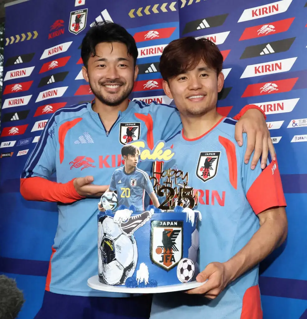 メキシコで久保フィーバー!!　スペイン語ペラペラ地元メディアに囲まれ「愛されてるなと感じますね」 - スポニチ Sponichi Annex サッカー