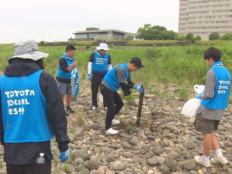 トヨタソーシャルフェス 長良川をきれいに 岐阜市の河川敷で200人が清掃(ぎふチャンDIGITAL) – Yahoo!ニュース トヨタソーシャルフェス 長良川をきれいに 岐阜市の河川敷で200人が清掃(ぎふチャンDIGITAL) - Yahoo!ニュース
